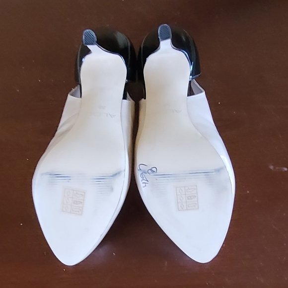 Aldo 2 tone cut out heels. - Picture 5 of 7